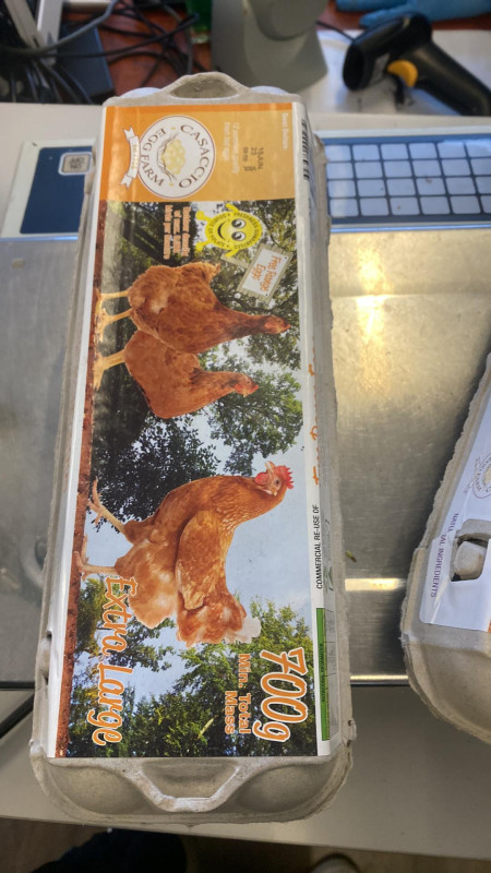 Trứng gà farm 100$ 1 thùng size 700g